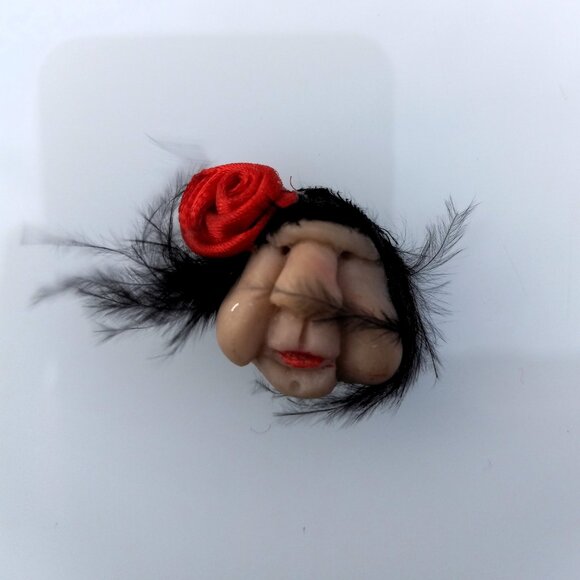1970s Muppet Face Jolie Laide Pendant Bust of Theatre Ready Lady - Picture 5 of 12